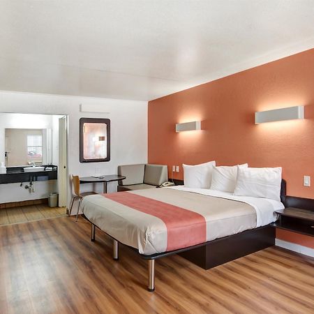Motel 6-Dallas, Tx - Forest Lane Buitenkant foto