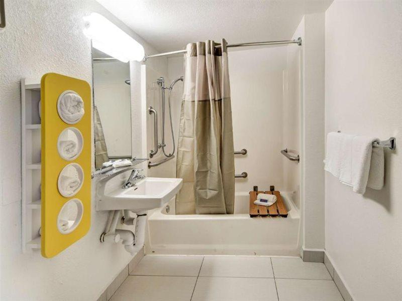 Motel 6-Dallas, Tx - Forest Lane Buitenkant foto