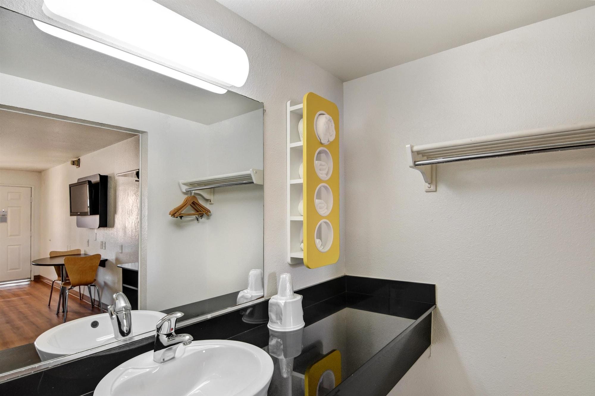 Motel 6-Dallas, Tx - Forest Lane Buitenkant foto
