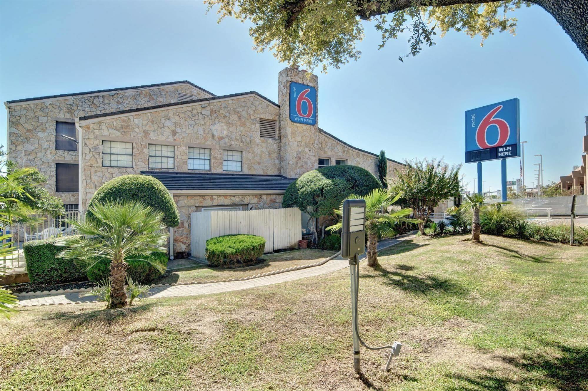 Motel 6-Dallas, Tx - Forest Lane Buitenkant foto