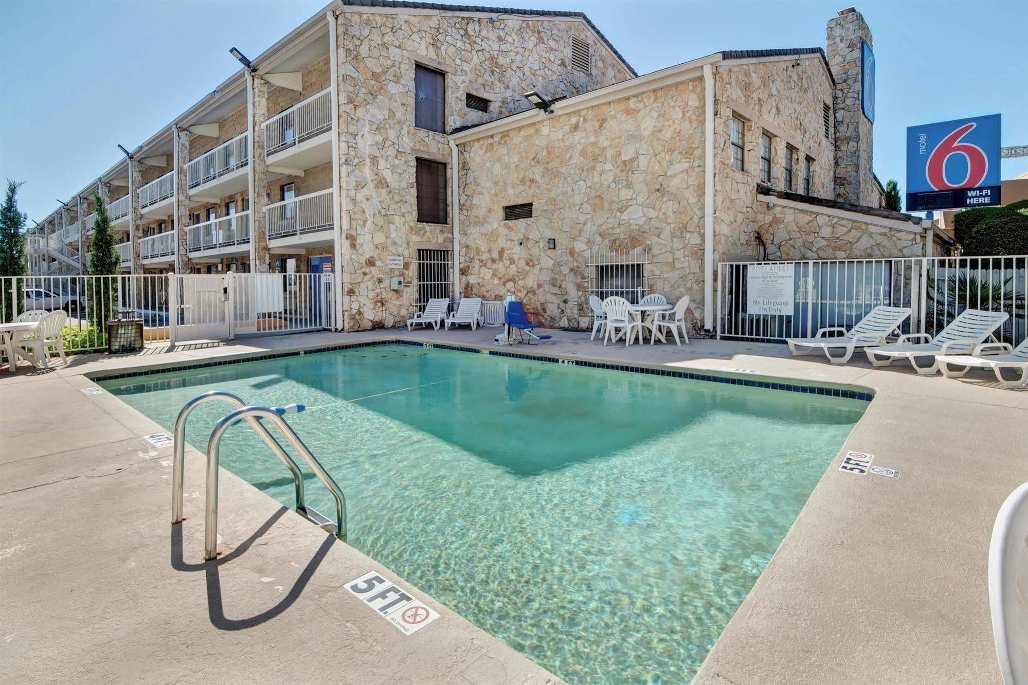 Motel 6-Dallas, Tx - Forest Lane Buitenkant foto