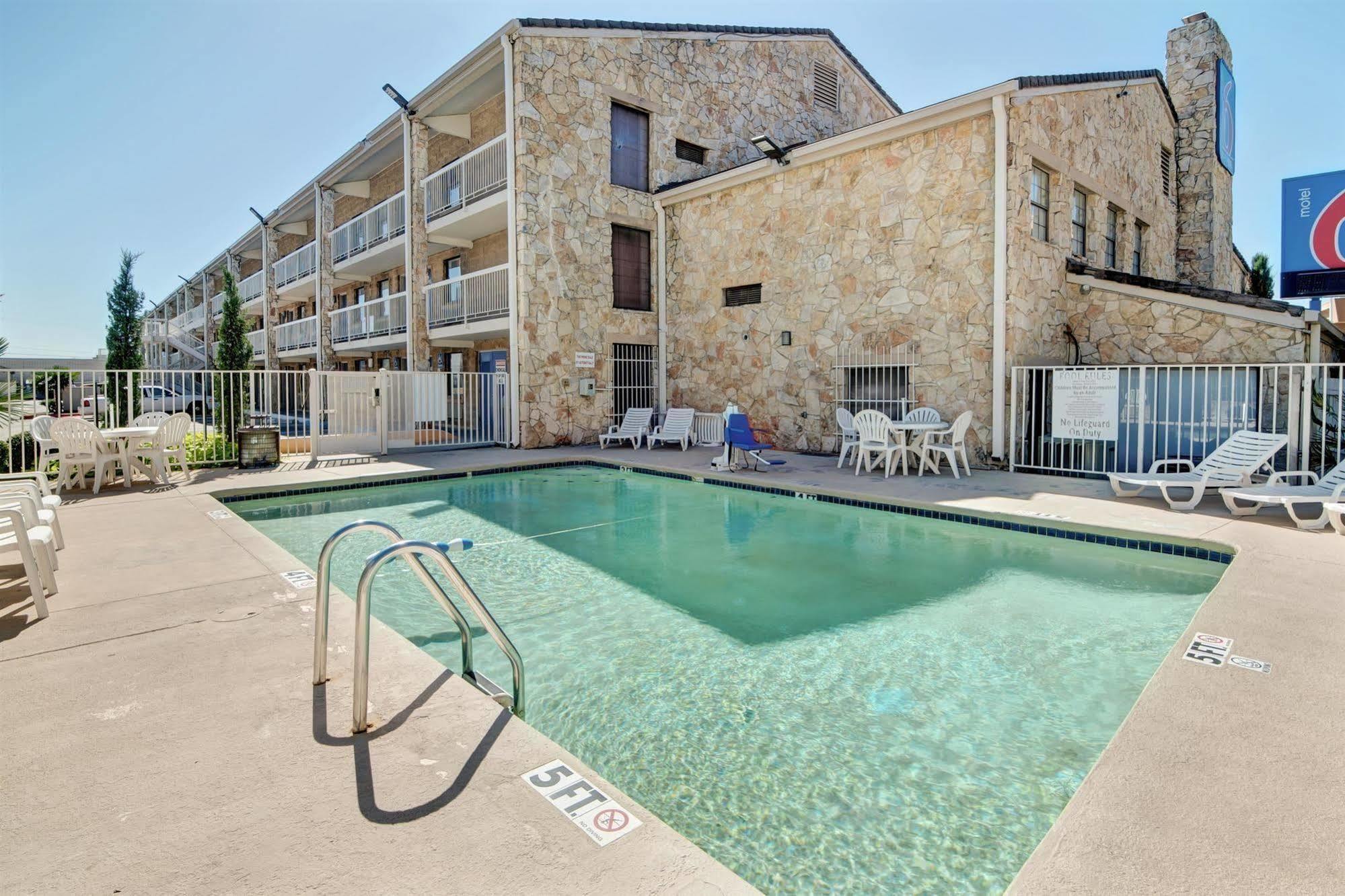 Motel 6-Dallas, Tx - Forest Lane Buitenkant foto