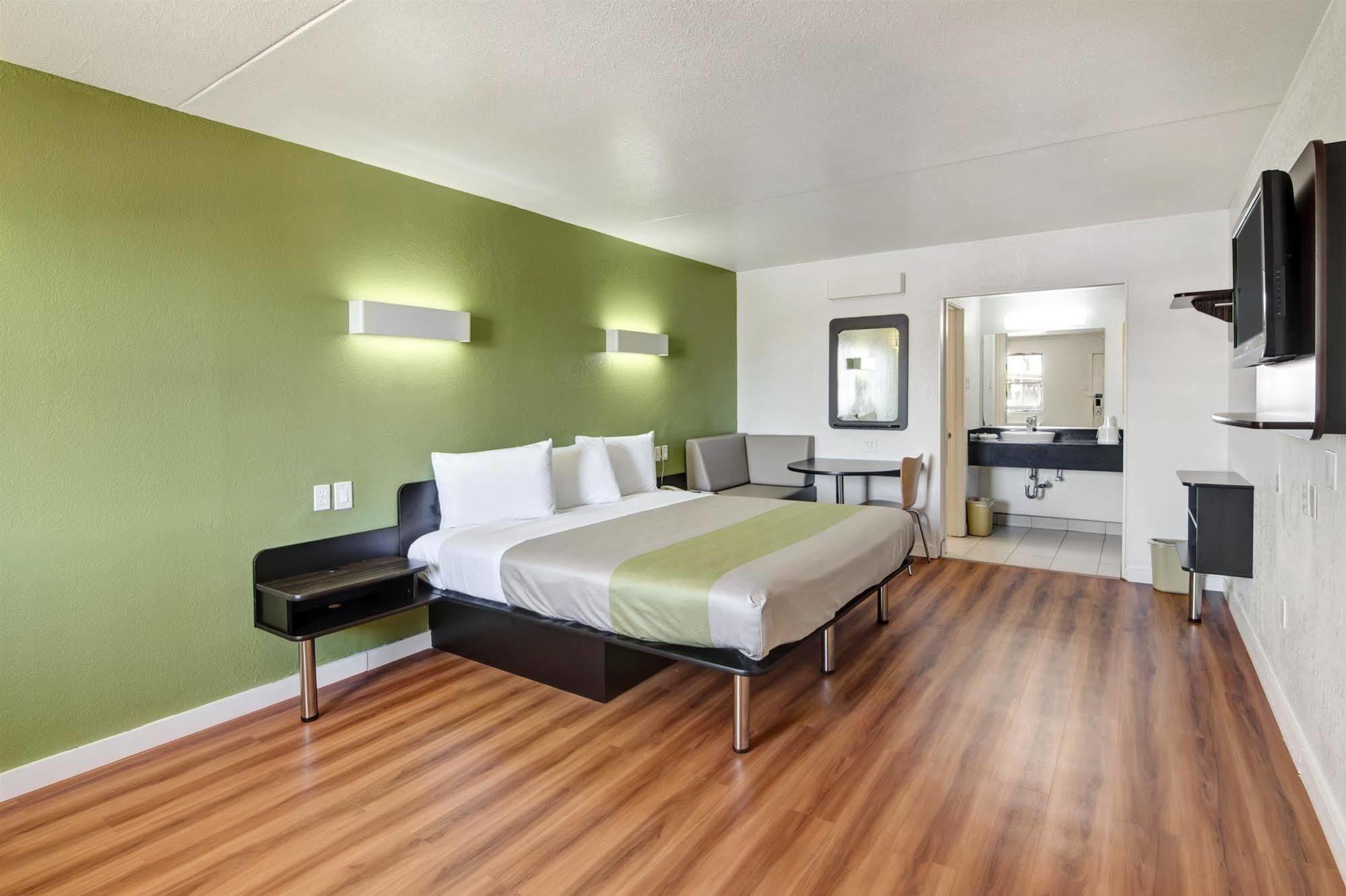 Motel 6-Dallas, Tx - Forest Lane Buitenkant foto